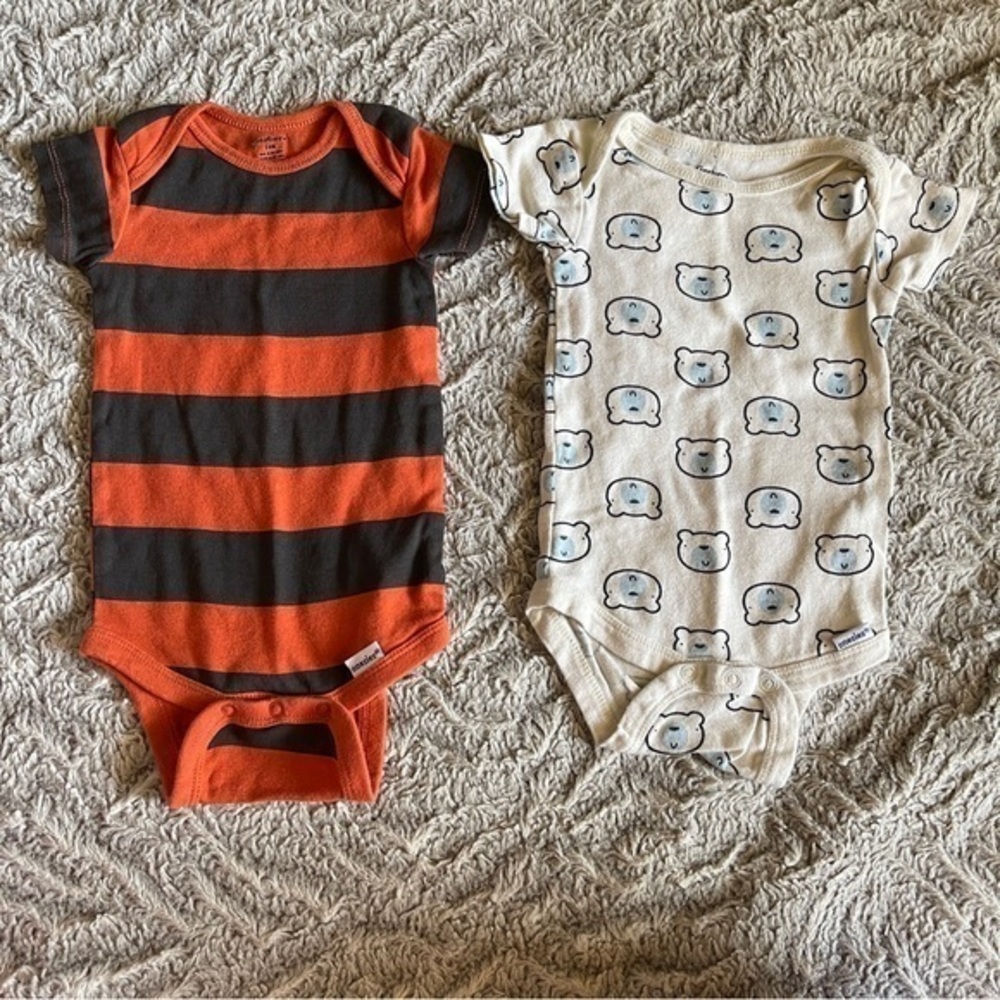 4 for 16$ Bundle of Gerber Onsies 3-6months
